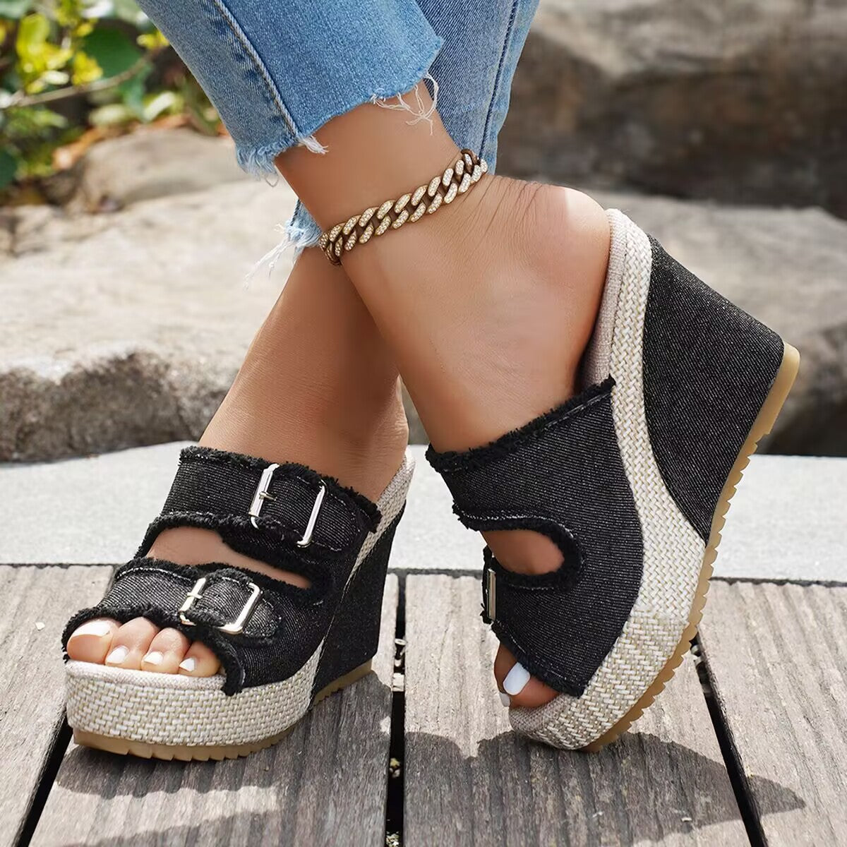 🔥HOT SALE 35% OFF – Women's Denim Platform Slides | 10cm Chunky Heel, Anti-Slip Grip, Buckle Adjustment, Breathable Fabric Upper – Casual & Chic 👡💙