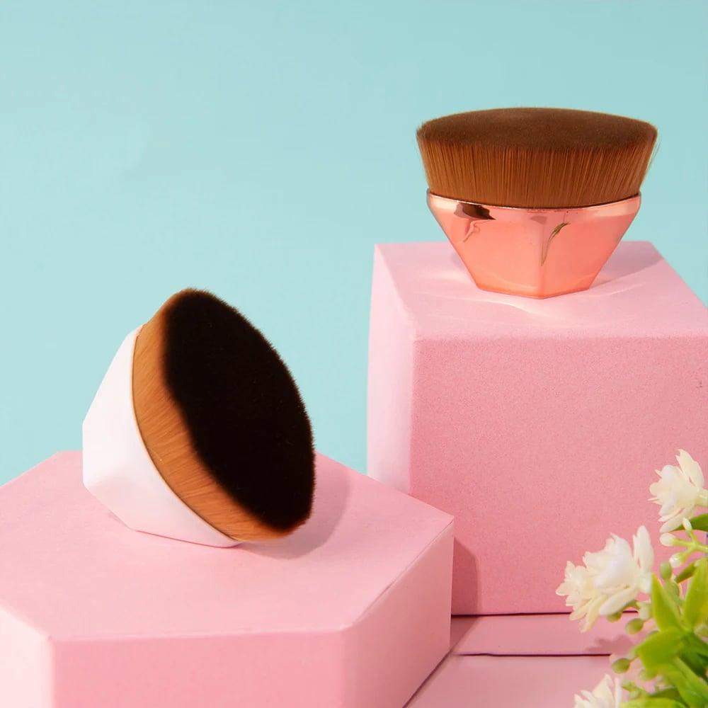 Flat TopMakeup Brush with Bonus Case - dressowy