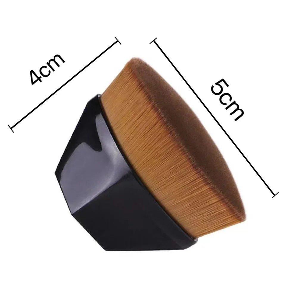 Flat TopMakeup Brush with Bonus Case - dressowy