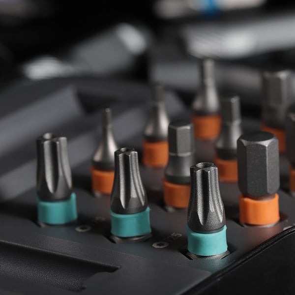 🛠️Freely assemble to solve all tool troubles 🛠️ 24-in-1 screwdriver set – Magnetic, compact, and portable